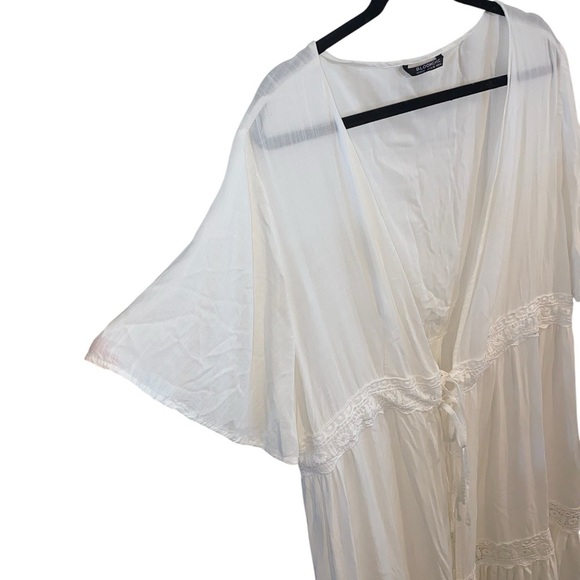 Bloomchic Plus Size White crochet boho Kimono Cardigan cover up duster Sz 22 - Picture 3 of 7